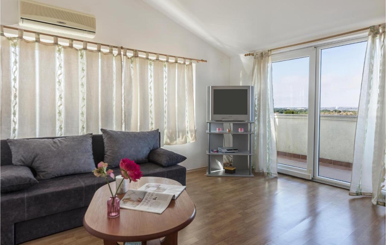 Awesome Apartment In Pula With 2 Bedrooms And Wifi Exterior foto